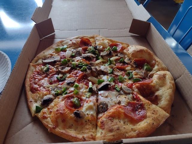 Surf's Up Pizza & Arcade