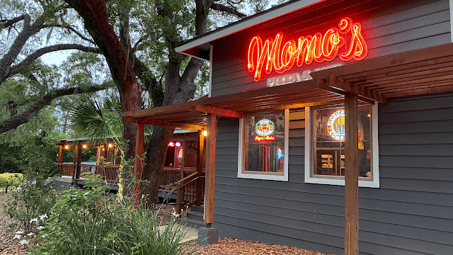 Momo's Pizza - Pensacola Street