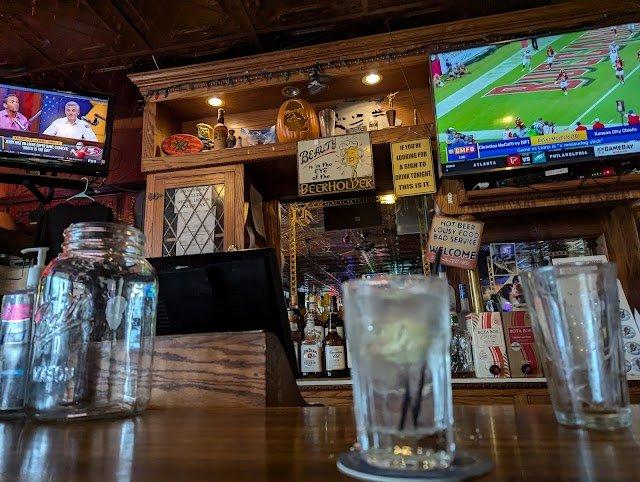 Quincy's Bar & Grill