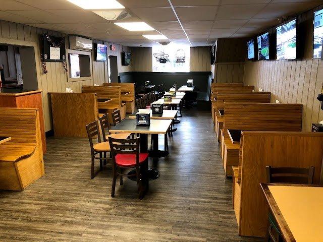 The Rooster Pub And Pizza