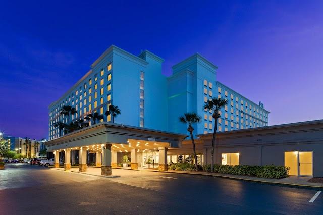 Holiday Inn Hotel & Suites Across From Universal Orlando